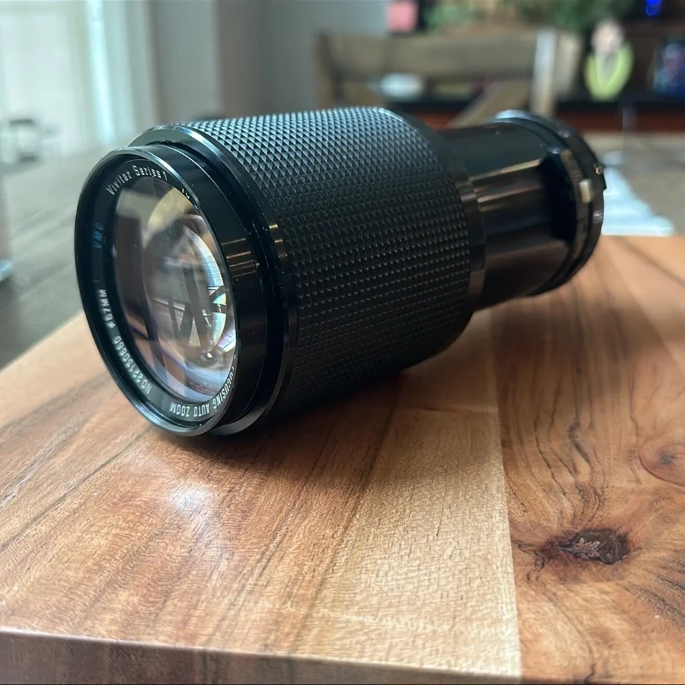 Vivitar Series 1 70-200mm f/3.5 Macro Focusing Auto zoom lens
